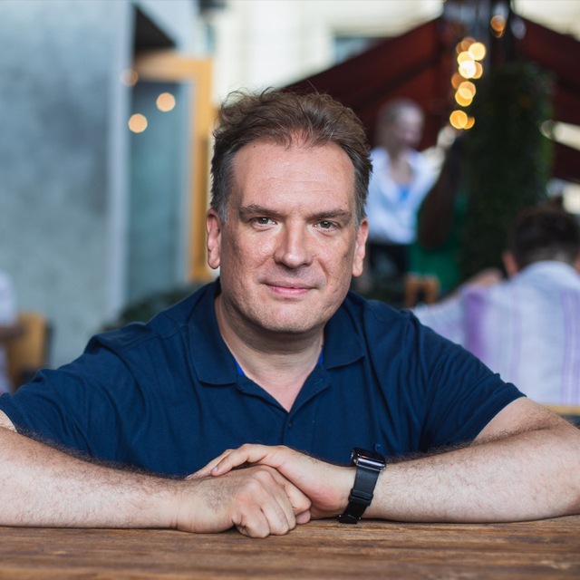 Александр Шталь, Phd, Доктор философии духовности (UO Poland). Основатель Международной Ассоциации Интегрального развития IIN. Магистр в области психологии (KUL Poland). Тренер НЛП. Интегральный практик, professional coach, мастер- тренер ІСU, ІСТА. Партнер “Академии интегрального развития”.